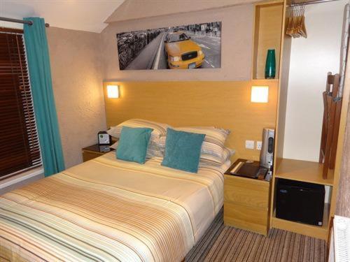 Small Double Room,1085314147:JPEG